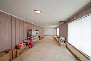 699 Floral Ave, New Braunfels, TX 78130 - Photo 41