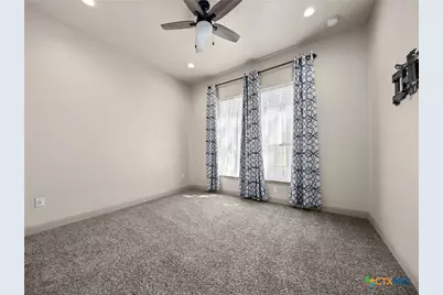 128 Strada Luca, Florence, TX 76527 - Photo 33