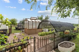 128 Strada Luca, Florence, TX 76527 - Photo 41