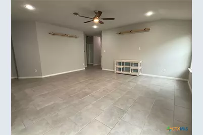 2252 Hawk Drive, New Braunfels, TX 78130 - Photo 7