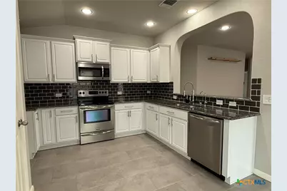 2252 Hawk Drive, New Braunfels, TX 78130 - Photo 11