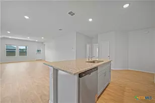 465 Payton Dr, New Braunfels, TX 78130 - Photo 7