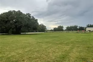 46 Co Rd 400, Yoakum, TX 77995 - Photo 11