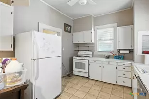 409 E Bowie St, Luling, TX 78648 - Photo 7