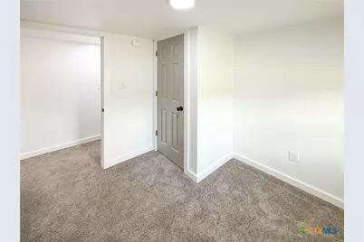 215 E Valley Road, Harker Heights, TX 76548 - Photo 13