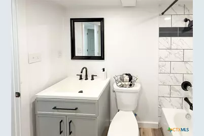 215 E Valley Road, Harker Heights, TX 76548 - Photo 11