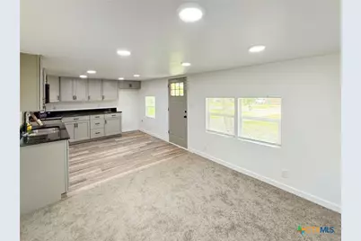 215 E Valley Road, Harker Heights, TX 76548 - Photo 7