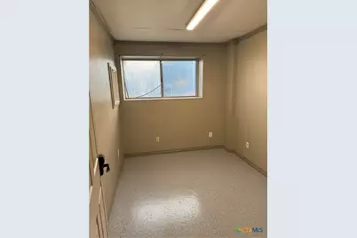 9605 N Navarro Street, Victoria, TX 77904 - Photo 9