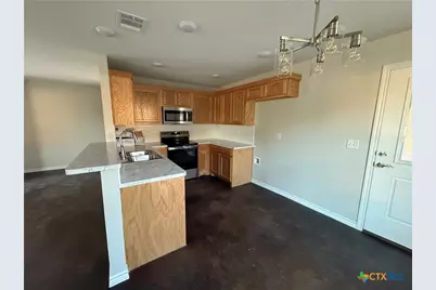 1710 East Avenue J, Lampasas, TX 76550 - Photo 9