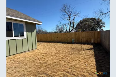 1710 East Avenue J, Lampasas, TX 76550 - Photo 17