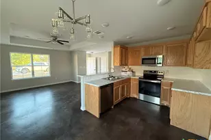 1710 E Ave J, Lampasas, TX 76550 - Photo 5