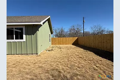 1710 East Avenue J, Lampasas, TX 76550 - Photo 15