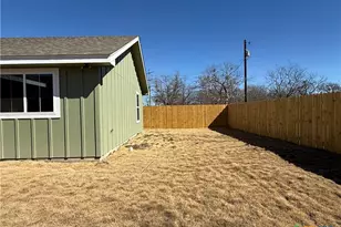 1710 E Ave J, Lampasas, TX 76550 - Photo 15