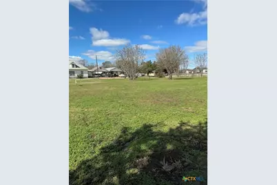 602 & 606 E Clayton Street, Cuero, TX 77954 - Photo 5