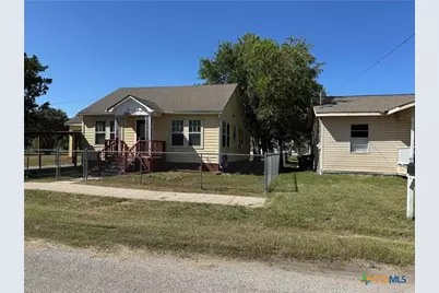 602 & 606 E Clayton Street, Cuero, TX 77954 - Photo 1