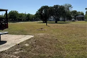 602 & 606 E Clayton St, Cuero, TX 77954 - Photo 33