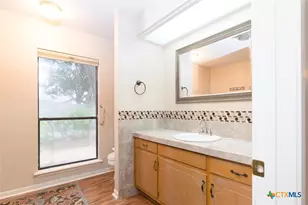 401 Mariner Dr, Victoria, TX 77901 - Photo 17