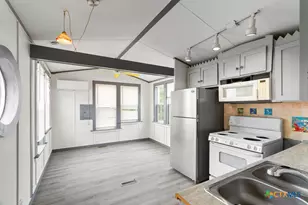 914 916 918 Mission St, Rockport, TX 78382 - Photo 15