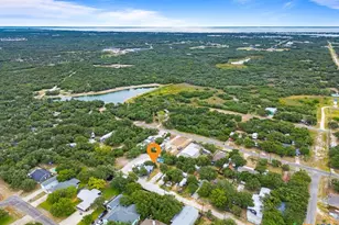 914 916 918 Mission St, Rockport, TX 78382 - Photo 5