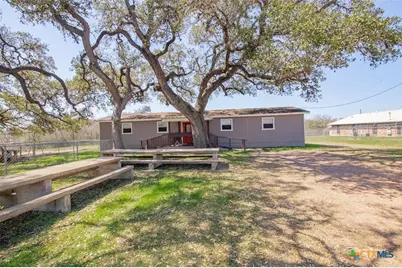 229 N Fort Street, Goliad, TX 77963 - Photo 9