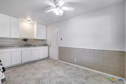 4806 Luz Avenue, San Antonio, TX 78237 - Photo 9