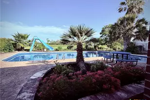 868 Shannon Ln, Port Lavaca, TX 77979 - Photo 29