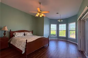 868 Shannon Ln, Port Lavaca, TX 77979 - Photo 13