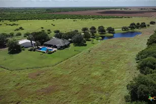 868 Shannon Ln, Port Lavaca, TX 77979 - Photo 41