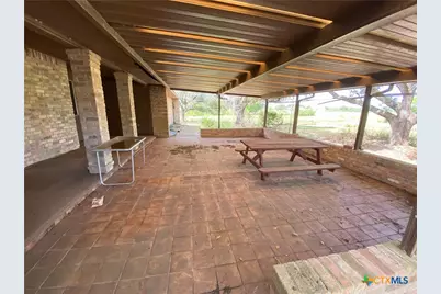 2082 Fm 318, Hallettsville, TX 77964 - Photo 5