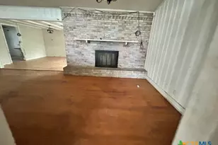 702 E Mesquite Ln, Victoria, TX 77901 - Photo 7