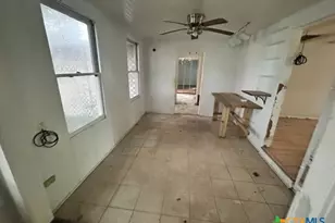 702 E Mesquite Ln, Victoria, TX 77901 - Photo 11