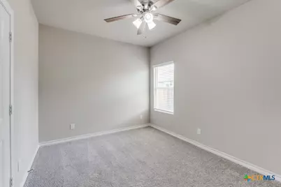 228 W Martindale, Seguin, TX 78155 - Photo 19