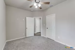 228 W Martindale, Seguin, TX 78155 - Photo 21