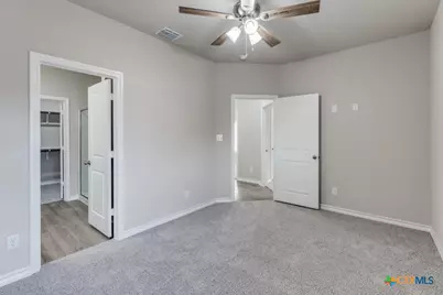 228 W Martindale, Seguin, TX 78155 - Photo 17