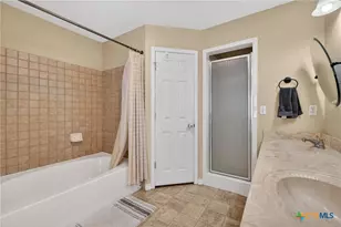 8407 Shaw Rd, Rogers, TX 76569 - Photo 17