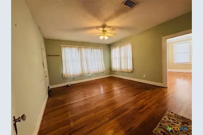 109 N Lutterloh Avenue, Gatesville, TX 76528 - Photo 17