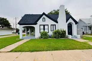 109 N Lutterloh Ave, Gatesville, TX 76528 - Photo 1