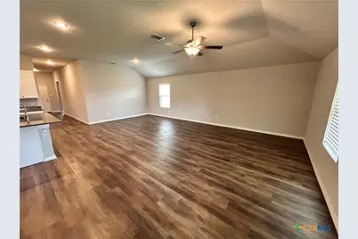 724 Stonemanor, Seguin, TX 78155 - Photo 15