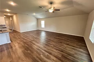 724 Stonemanor, Seguin, TX 78155 - Photo 15