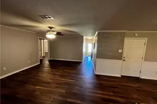 151 Mockingbird Ln, Lampasas, TX 76550 - Photo 7