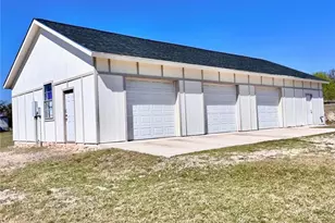 187 Tracks Trail, Center, TX 78010 - Photo 7