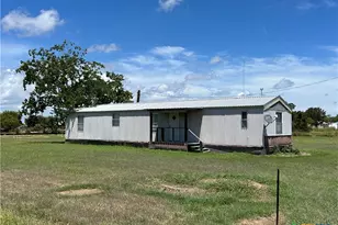 204 N 4th St, Seadrift, TX 77983 - Photo 1