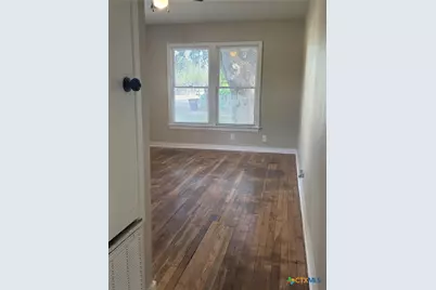 1311 E Park Avenue, Victoria, TX 77901 - Photo 13