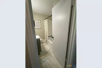 1311 E Park Avenue, Victoria, TX 77901 - Photo 11