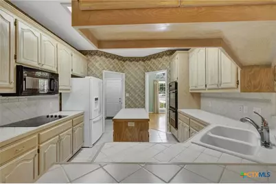 1781 Oak Forest Drive, New Braunfels, TX 78132 - Photo 7