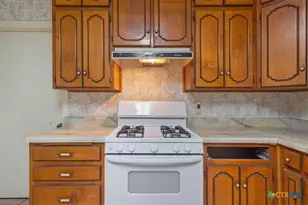 205 W Walker Ave, Temple, TX 76501 - Photo 9