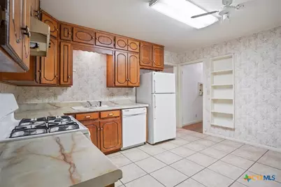 205 W Walker Avenue, Temple, TX 76501 - Photo 11