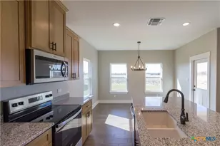 221 Colonial Ln, La Vernia, TX 78121 - Photo 11