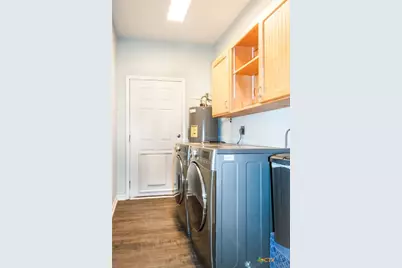 214 E Bay Avenue, Seadrift, TX 77983 - Photo 17