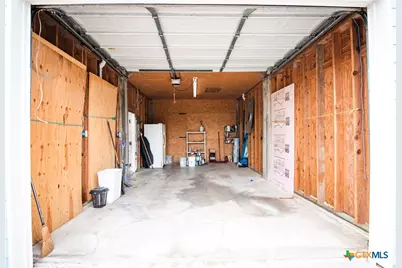 214 E Bay Avenue, Seadrift, TX 77983 - Photo 27